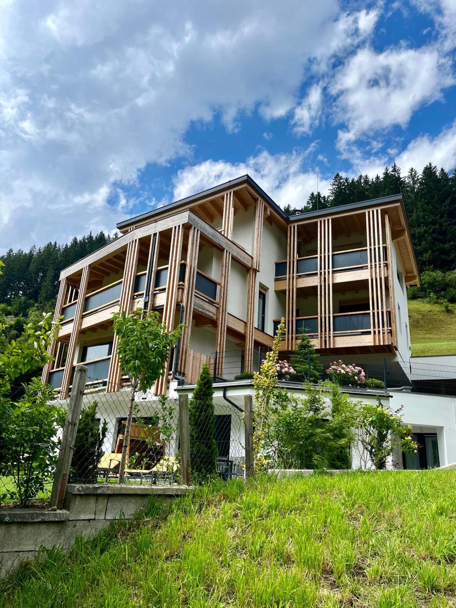Natur Zeit - Alpine Garden Apartments Mayrhofen Kültér fotó